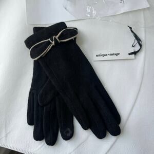Unique Vintage Gloves- Black/ Beige Bow Wrist Glove